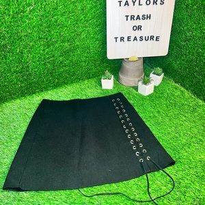 👚Black skirt with ties